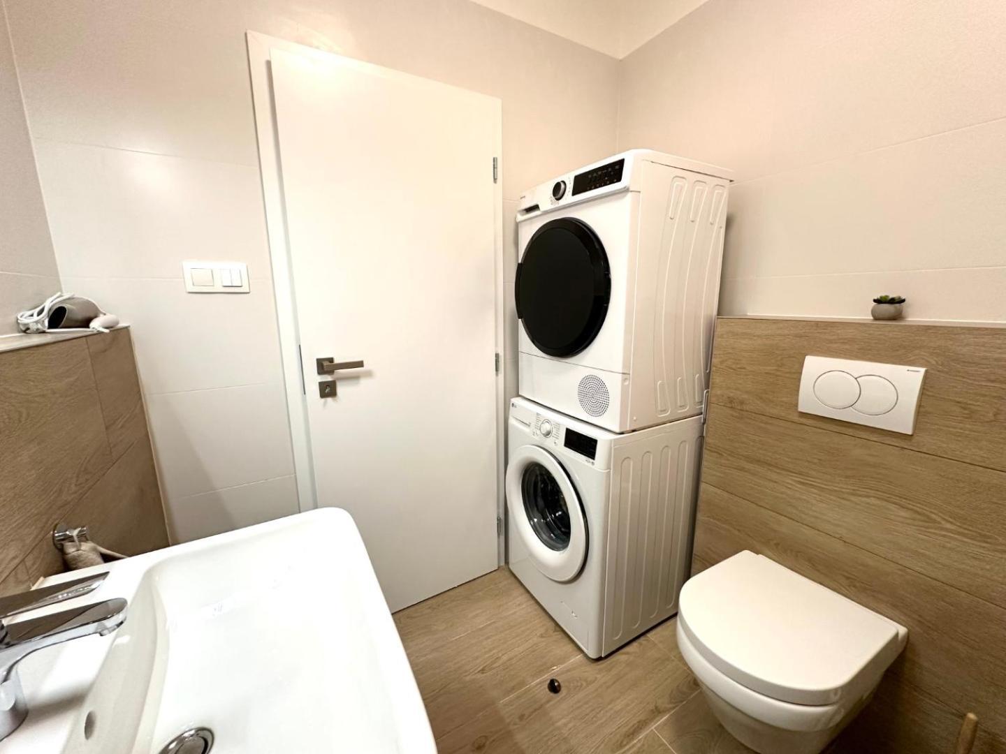 2 Room Apartment, New Building, Balcony, 208 Rovinka Εξωτερικό φωτογραφία