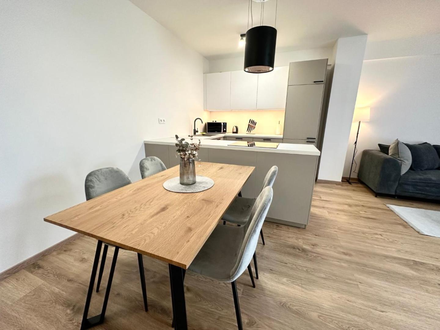 2 Room Apartment, New Building, Balcony, 208 Rovinka Εξωτερικό φωτογραφία