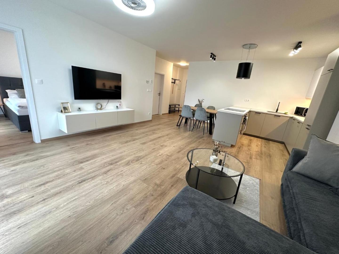 2 Room Apartment, New Building, Balcony, 208 Rovinka Εξωτερικό φωτογραφία