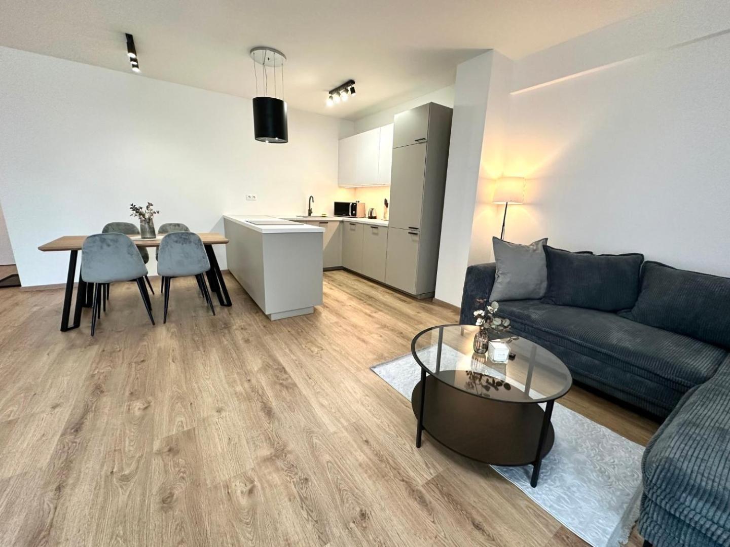 2 Room Apartment, New Building, Balcony, 208 Rovinka Εξωτερικό φωτογραφία